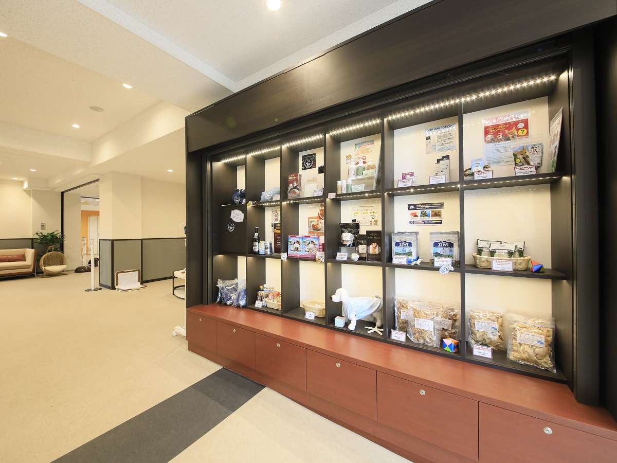 お土産も充実♪わんちゃん用のシャンプーやおやつ、もちろん人用のお土産もございます！