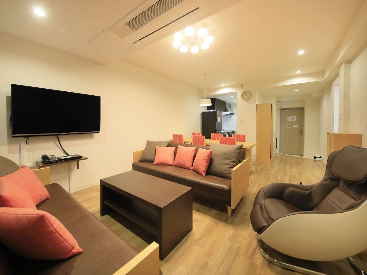 ペット可・デラックスルーム一例｜2LDKの洋室、または和洋室の６名定員の客室。