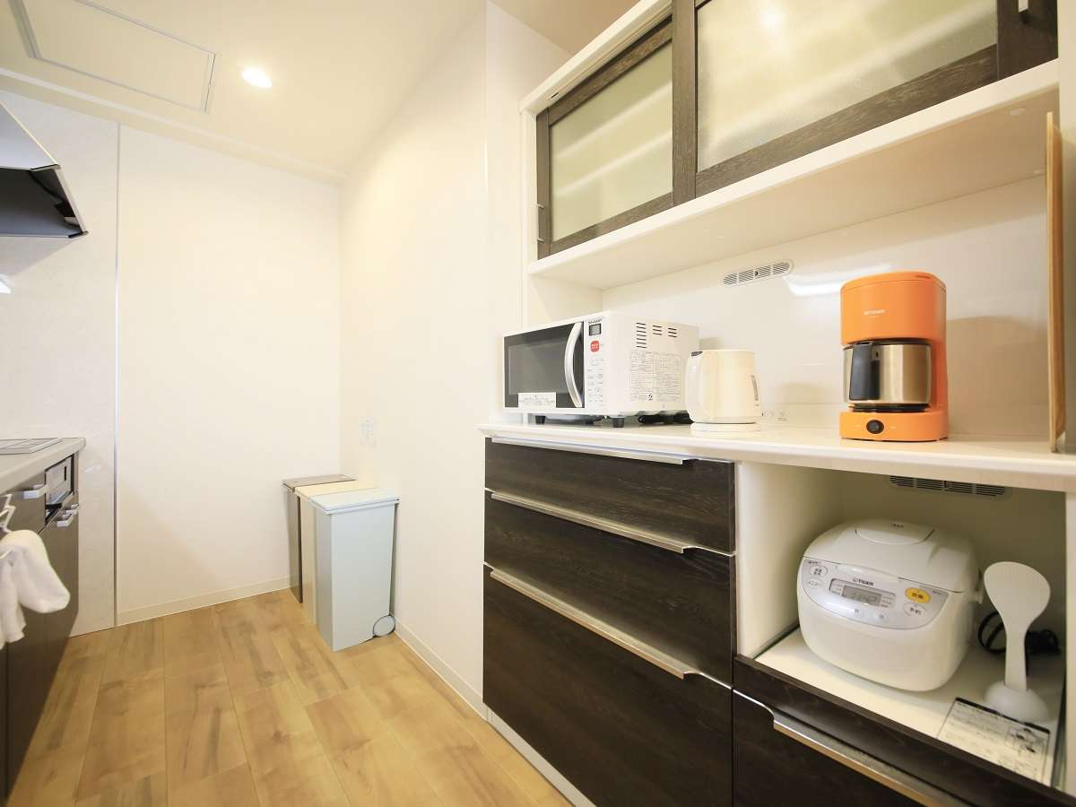 ペット可・デラックスルーム一例｜基本の調理器具はしっかりと揃っております。※コーヒーメーカーは有料