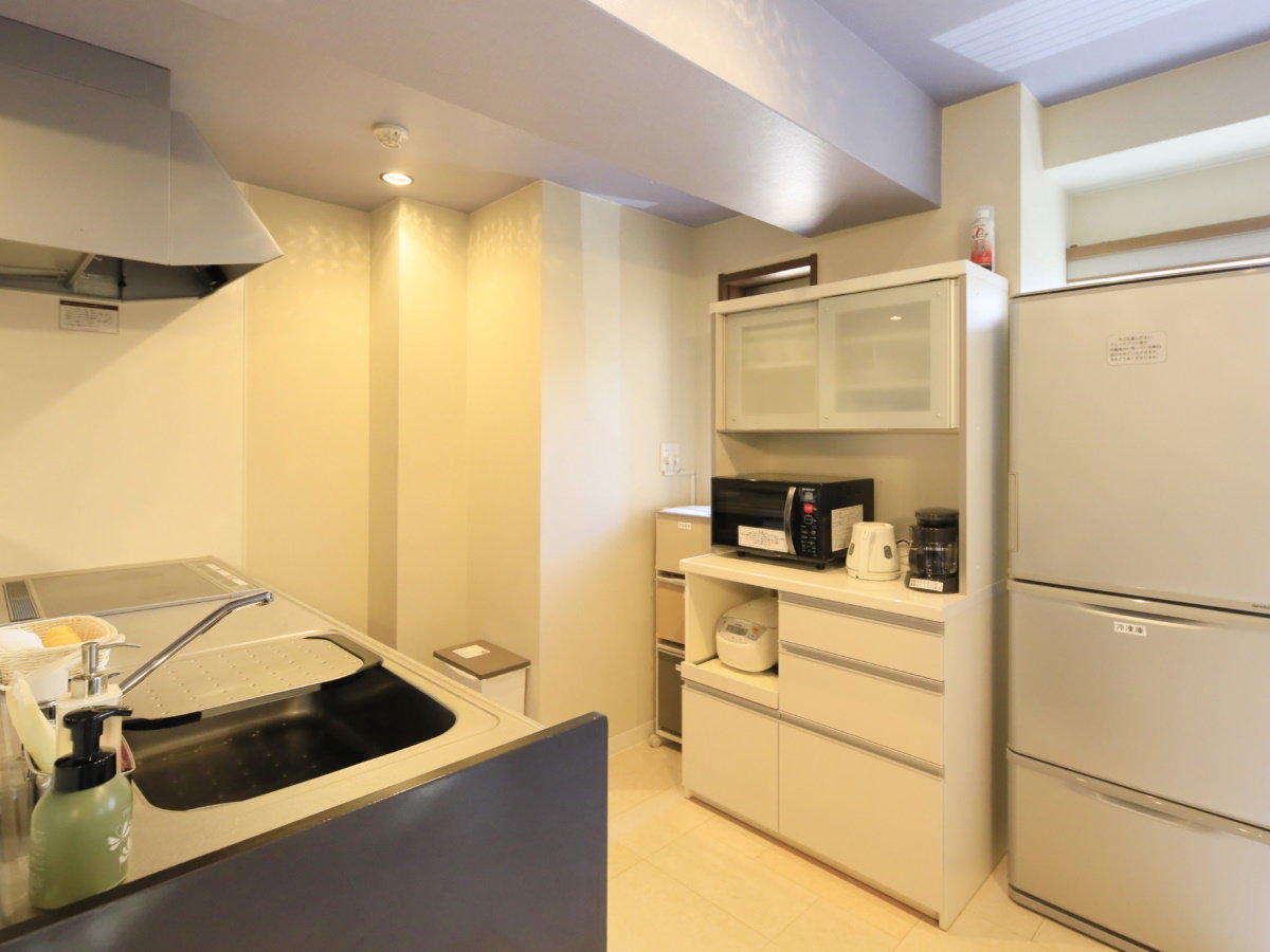 【デラックスルーム一例】全室コンドミニアムタイプで、暮らせる設備が満載。※コーヒーメーカーは有料