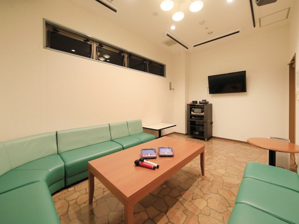 【カラオケルーム】有料 当日フロントにてご予約が必要となります。