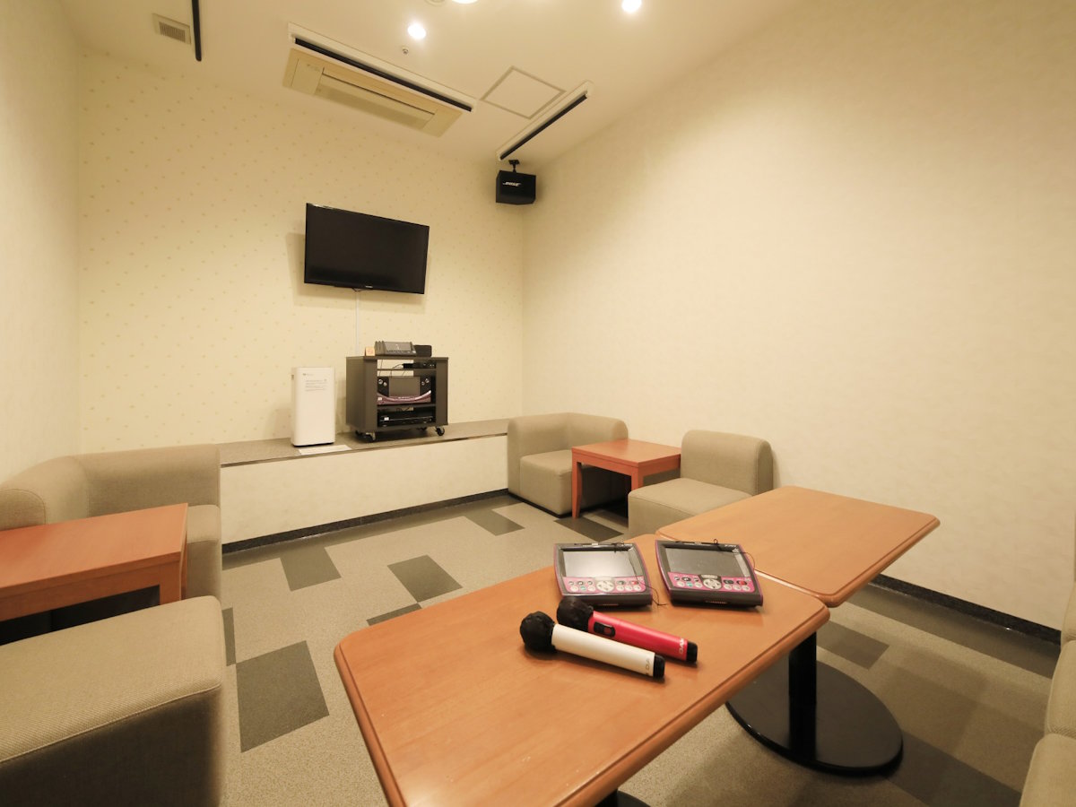 【カラオケルーム】有料 当日フロントにてご予約が必要となります。