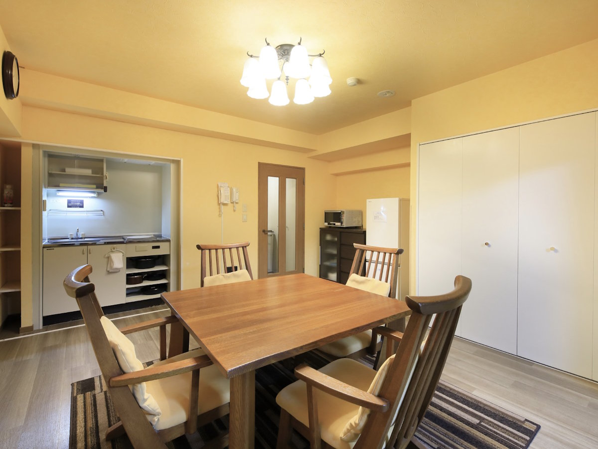 【スタンダードルーム一例】コンドミニアムタイプですので普段通りにお食事をお楽しみ頂けます。