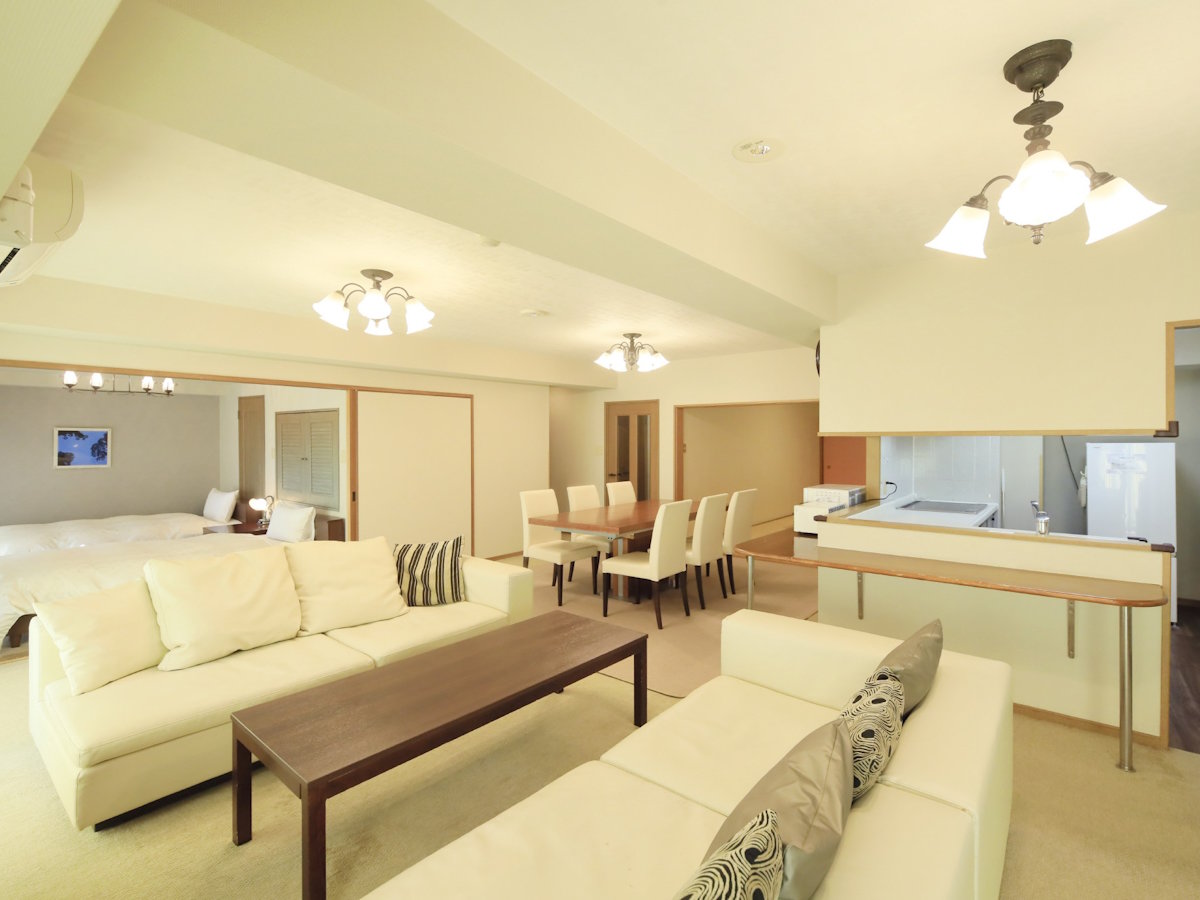 【グランドルーム２一例】広々とした空間で、別荘ライフを満喫いただけます。