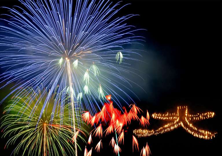 夏の風物詩 花火を愉しむ宿 公式 Relo Hotels Resorts リロ ホテルズ リゾーツ