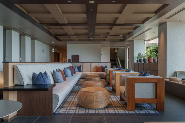 ロビーラウンジ