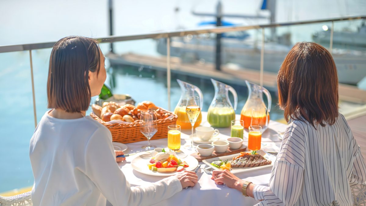 朝食／テラス席