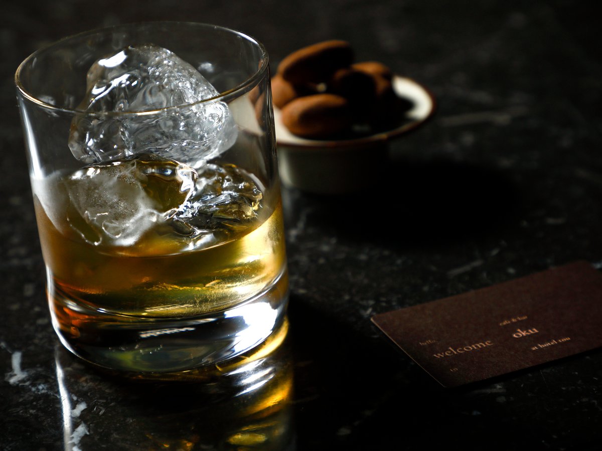 cafe & bar oku