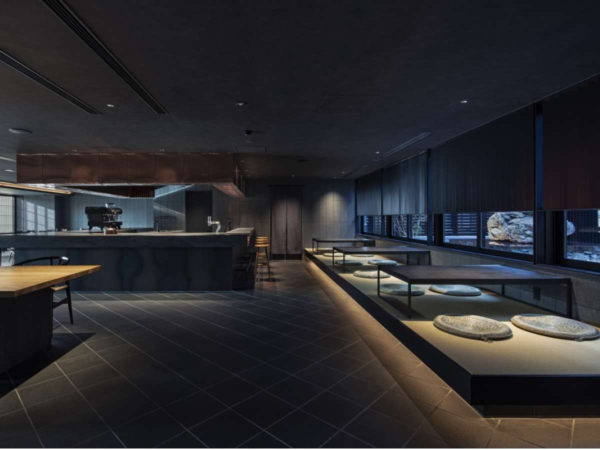 cafe & bar oku