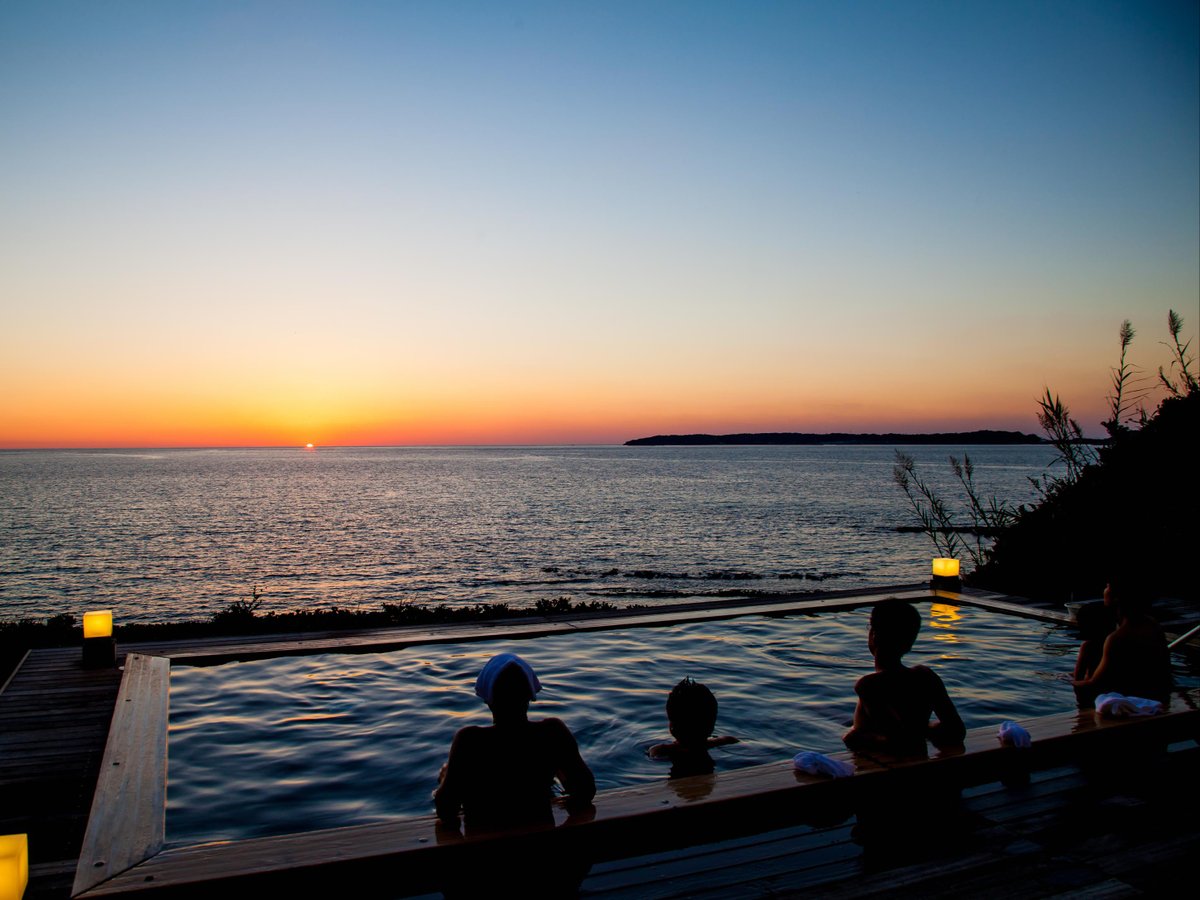 お天気が良ければ美しい夕陽を眺めながら温泉をお楽しみいただけます