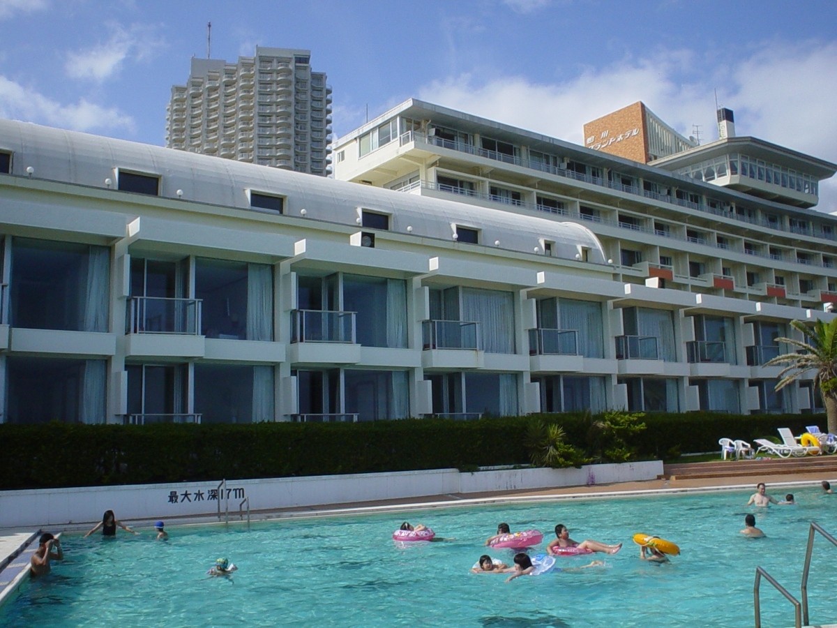 夏季限定プール