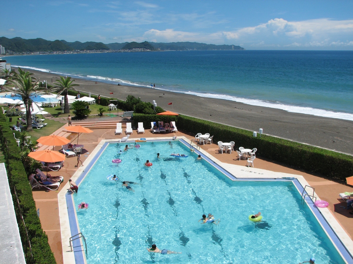 夏季限定プール
