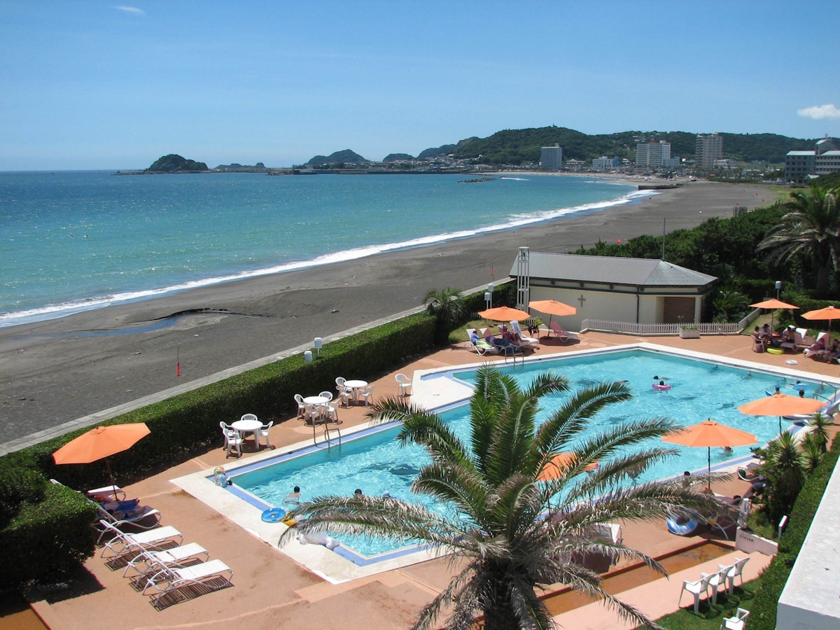 夏季限定プール