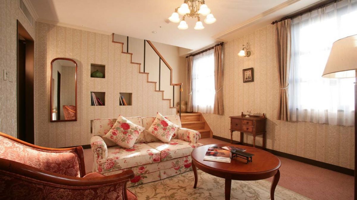 スイートルーム【ピエモンテ】アルプスの山小屋風のメゾネット（ニ階建て）