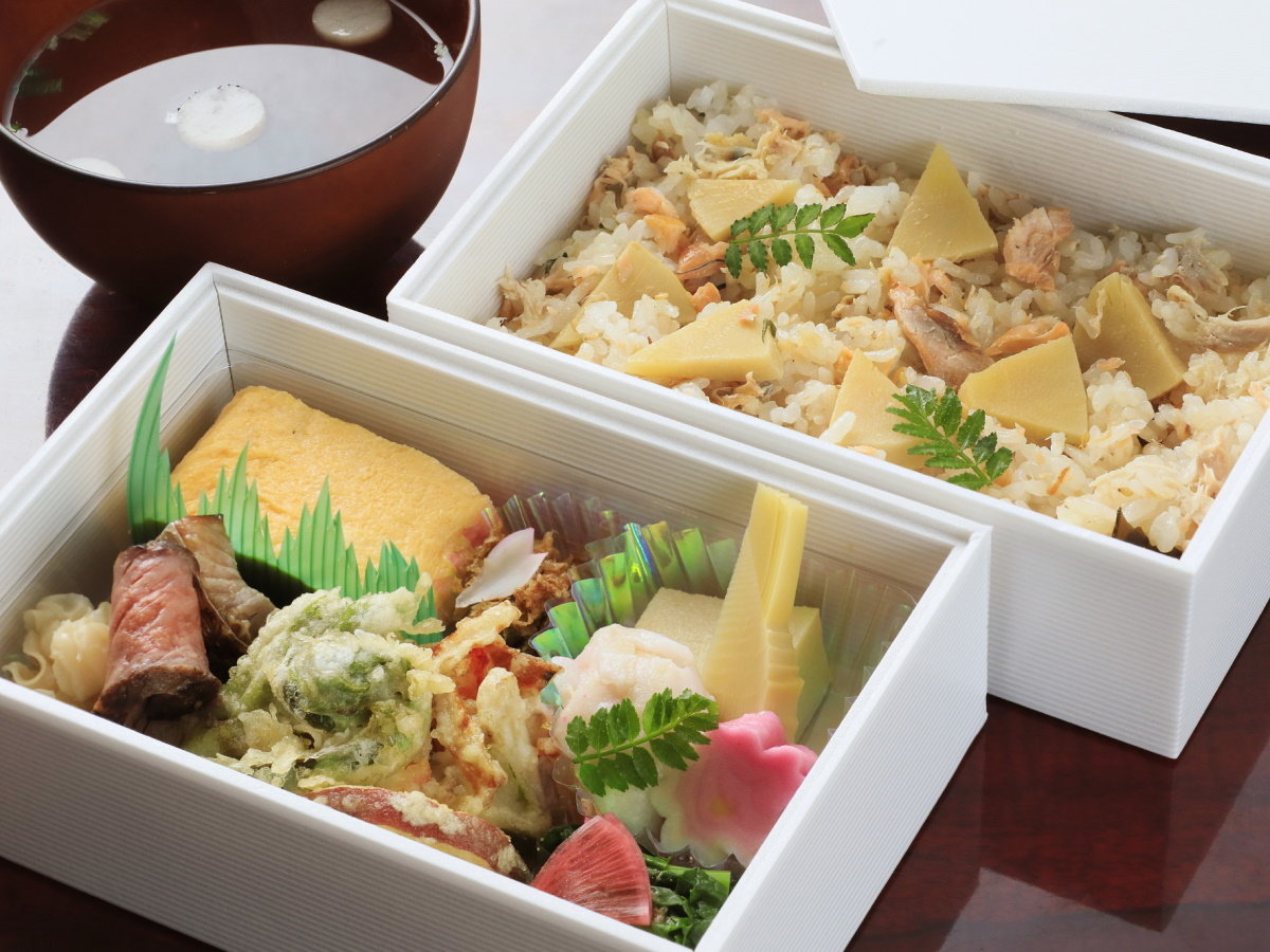 【夕食】明月楼　季節の2段弁当　