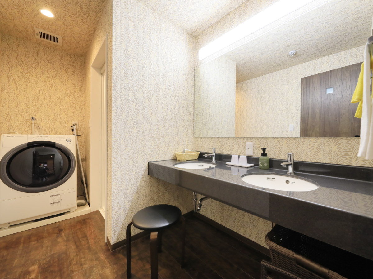 【客室設備】大きな洗面台で住まうようにご宿泊頂けます。