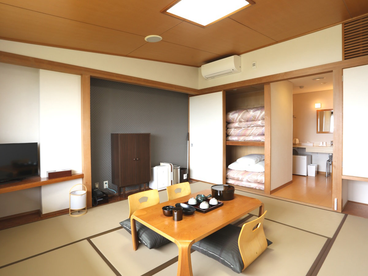【ツインルーム一例】和室タイプと洋室タイプがございます。