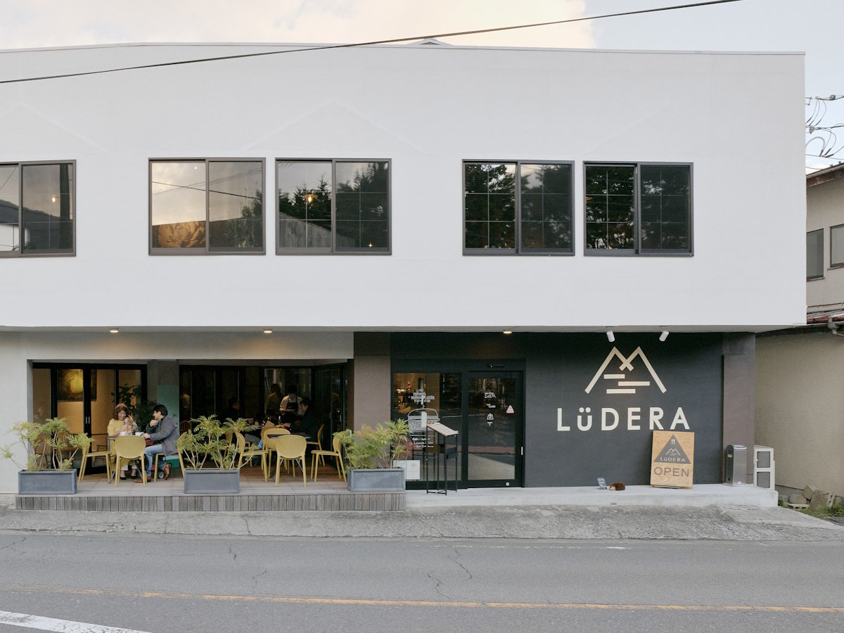 【周辺お食事処】CAFE DINING「LUDERA」さん　テラス席はペットOK！