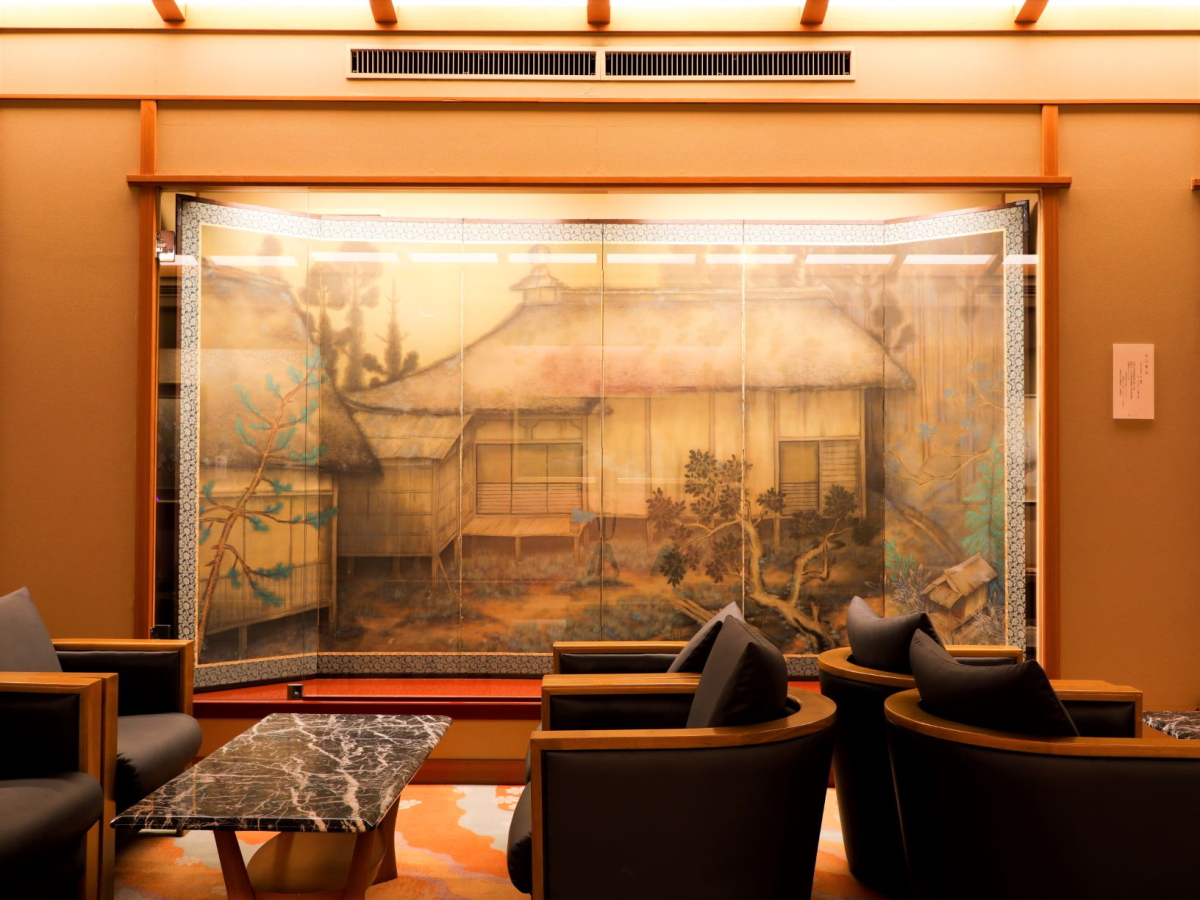 【ロビー】絵画 当館には300点以上の美術品が展示されております