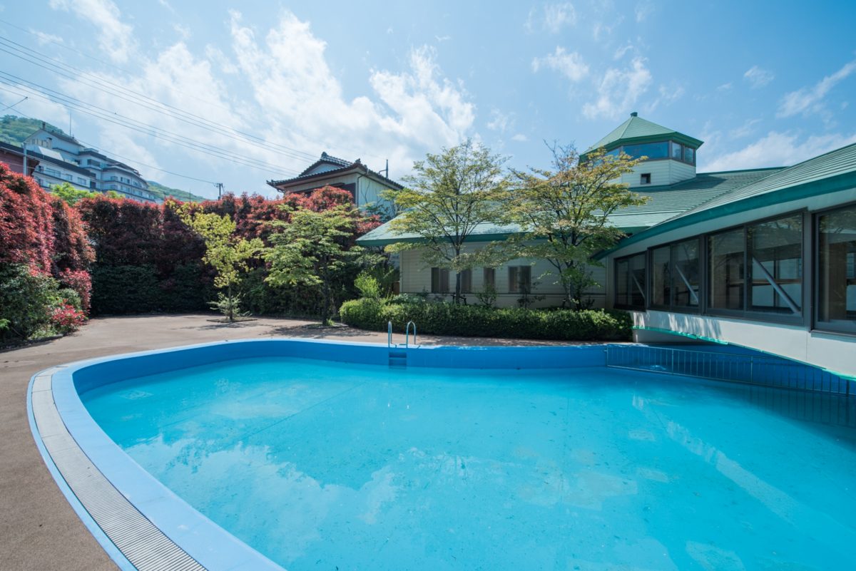 屋外プール(7/中旬～8月末)